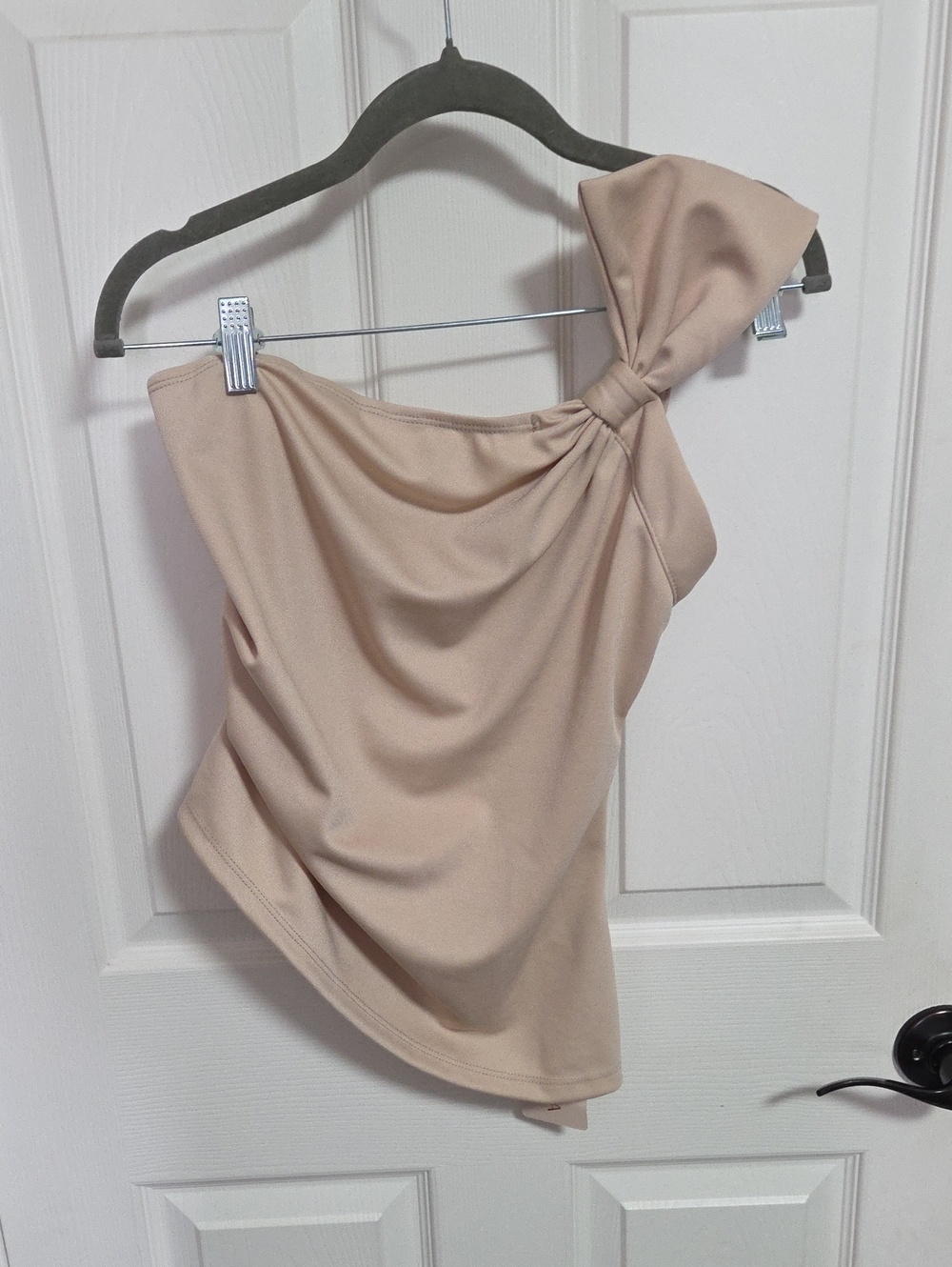 SHEIN Beige One-Shoulder Bow Crop Top